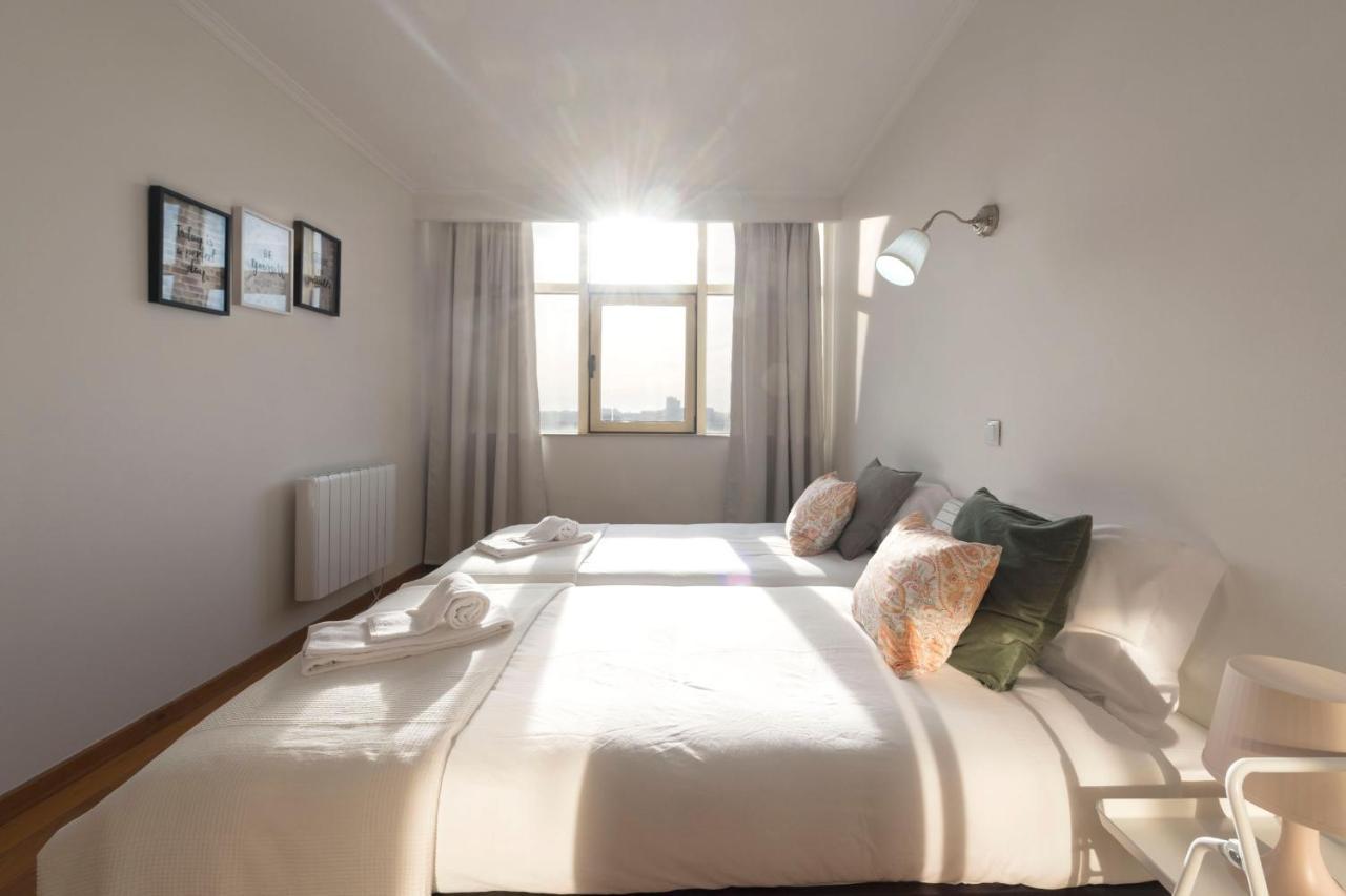 Lovelystay - 1Br Flat With Stunning Views Over Porto Vila Nova de Gaia Eksteriør billede