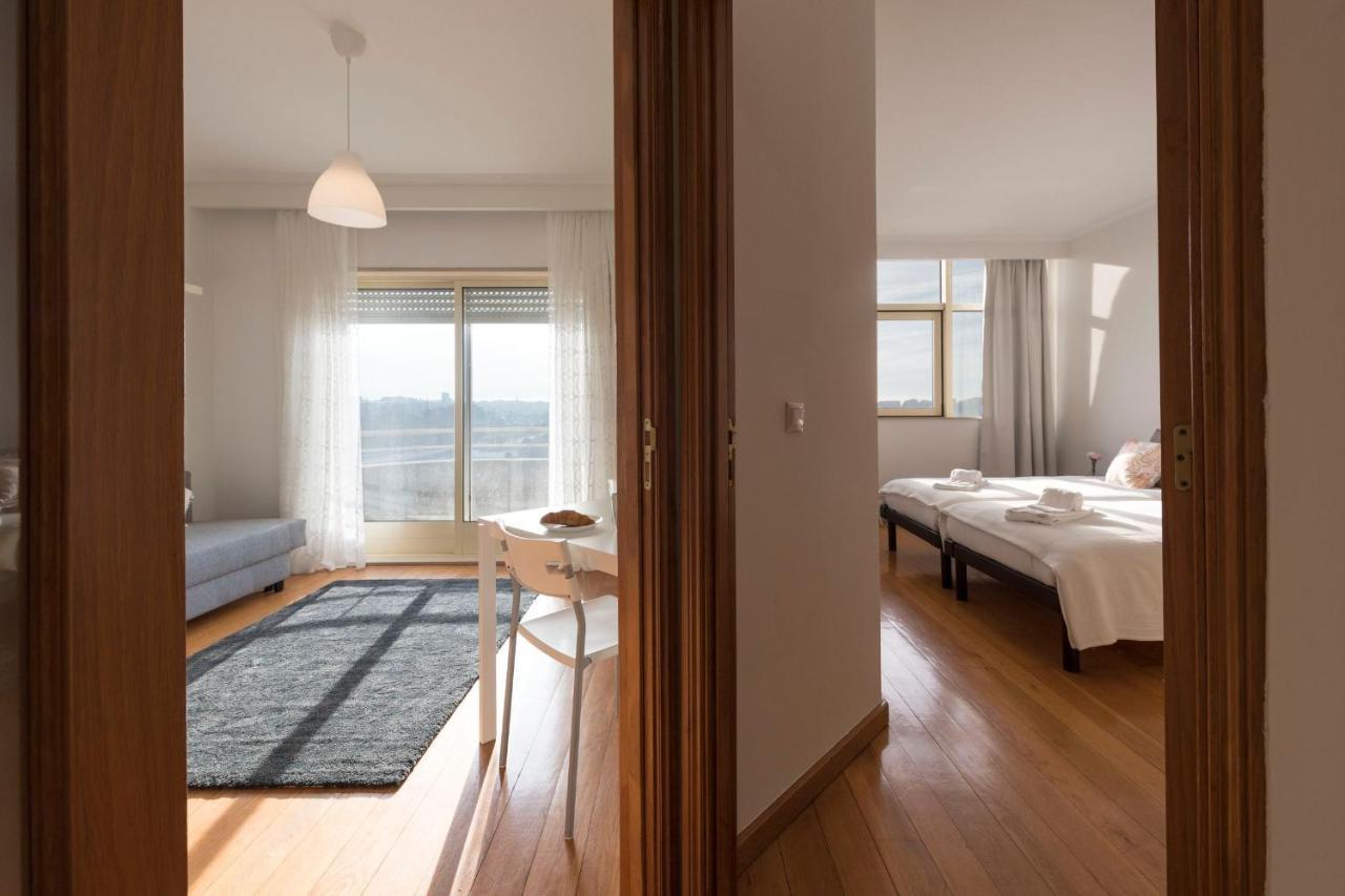 Lovelystay - 1Br Flat With Stunning Views Over Porto Vila Nova de Gaia Eksteriør billede