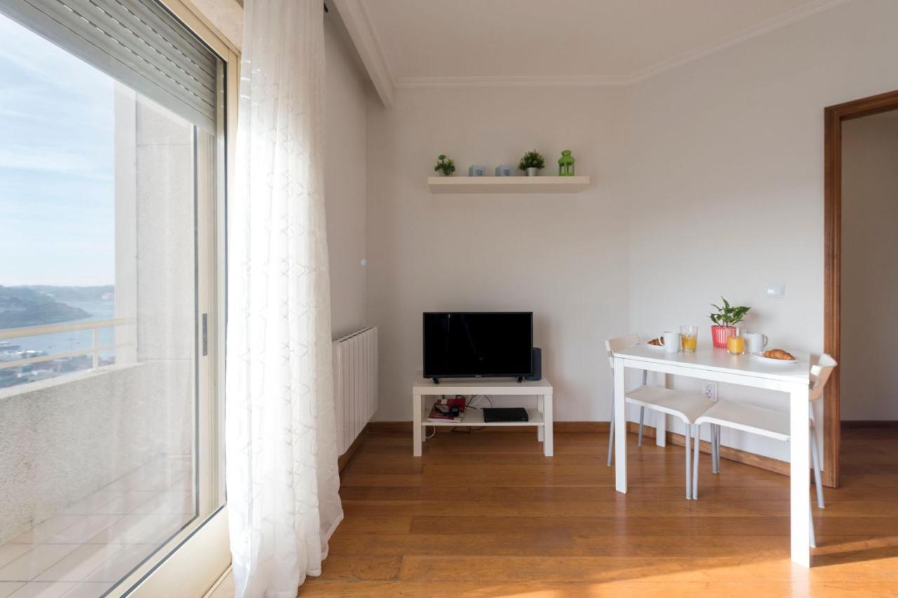 Lovelystay - 1Br Flat With Stunning Views Over Porto Vila Nova de Gaia Eksteriør billede