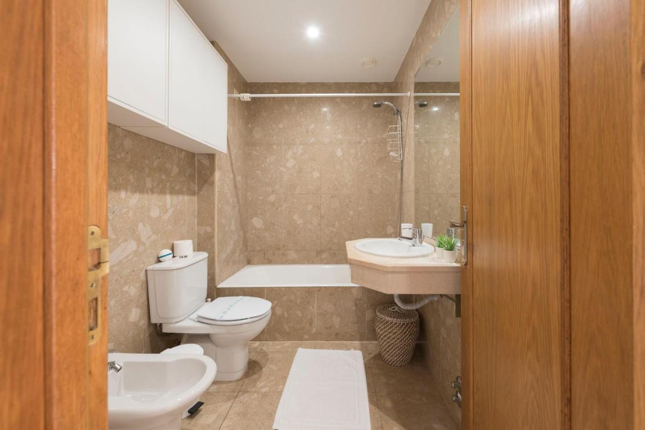 Lovelystay - 1Br Flat With Stunning Views Over Porto Vila Nova de Gaia Eksteriør billede