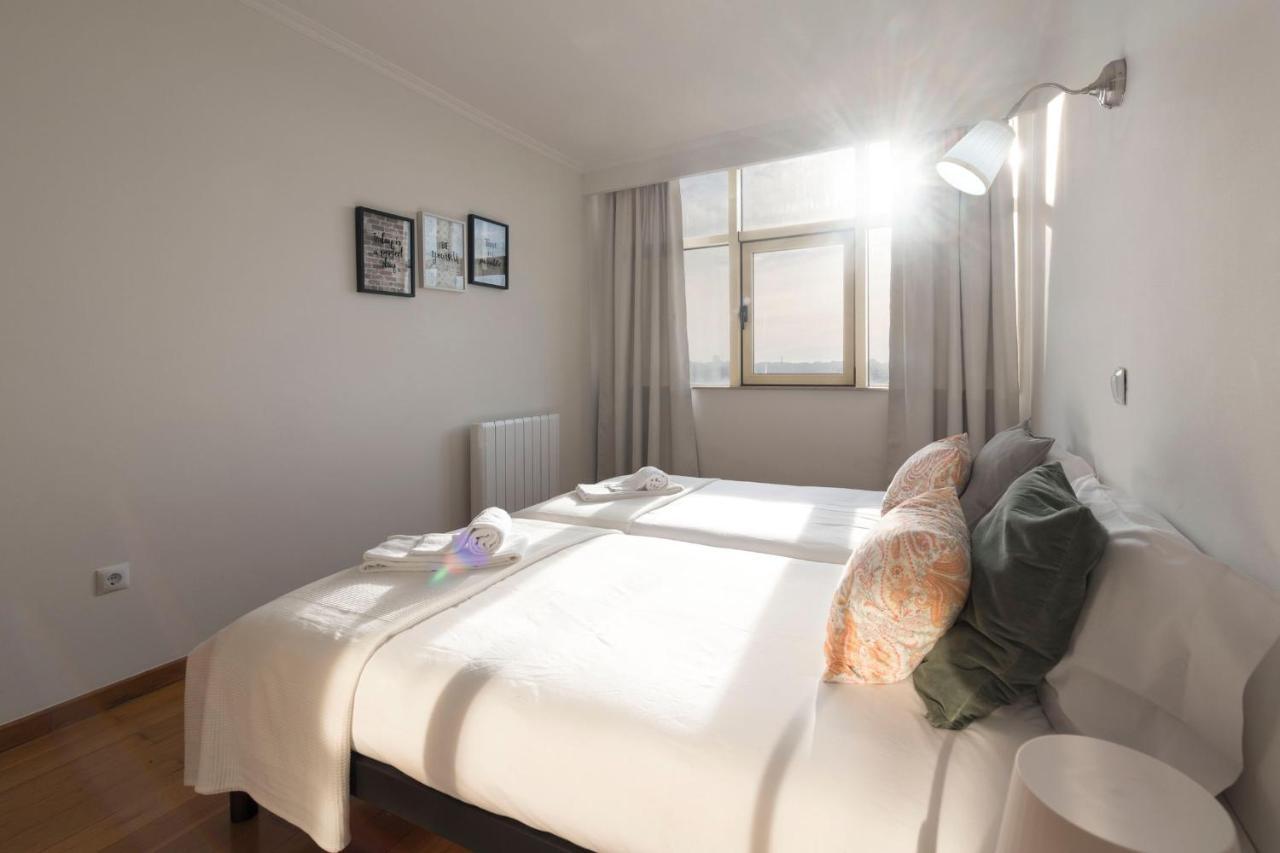 Lovelystay - 1Br Flat With Stunning Views Over Porto Vila Nova de Gaia Eksteriør billede